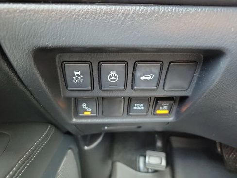 Used 2020 Nissan Pathfinder SL image 24