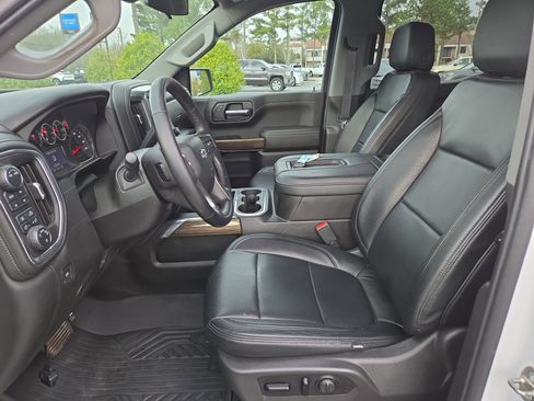 Used 2021 Chevrolet Silverado 1500 LT Trail Boss w/ Convenience Package II image 19