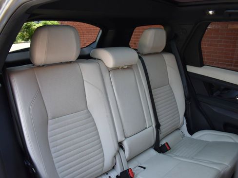 Used 2020 Land Rover Discovery Sport SE AWD/4WD image 17