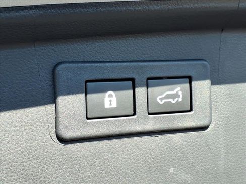 Certified 2025 Subaru Outback Premium w/ Popular Package #1A image 17