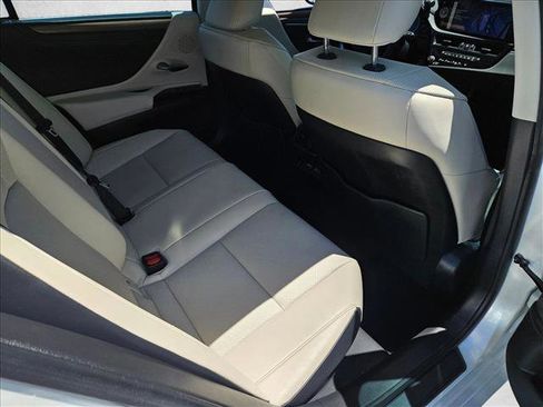 Used 2023 Lexus ES 300h w/ Premium Package FWD image 19