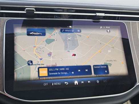 Used 2025 Mercedes-Benz E 350 Sedan image 17