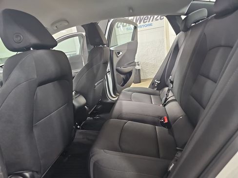 Certified 2024 Chevrolet Malibu LS FWD image 17