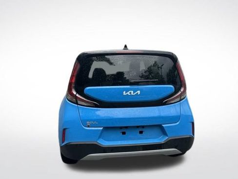Used 2023 Kia Soul S FWD image 5