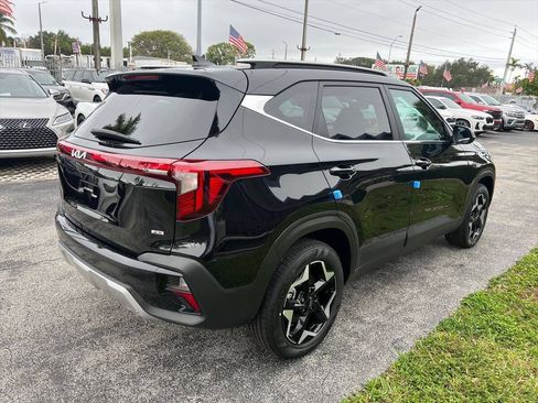 Used 2025 Kia Seltos EX w/ EX Sunroof Package AWD/4WD image 5