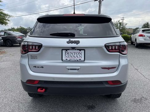 Used 2025 Jeep Compass Trailhawk AWD/4WD image 4