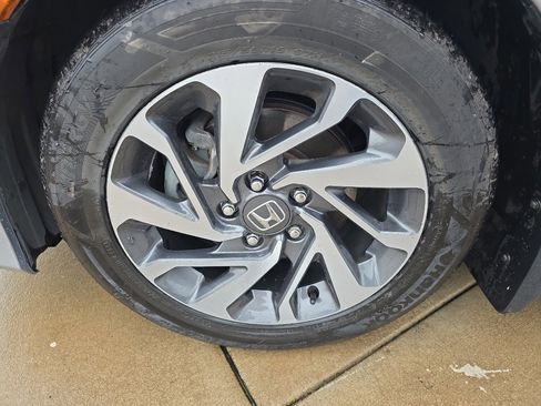 Used 2016 Honda Civic EX image 11