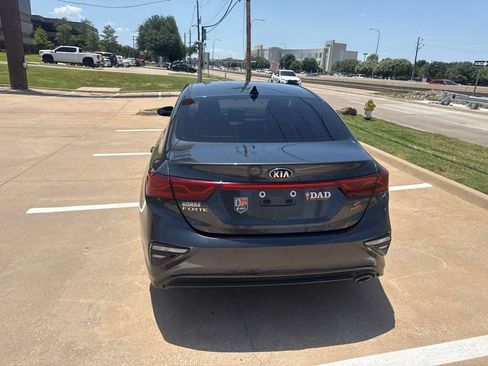 Used 2019 Kia Forte S w/ S Premium Package FWD image 10