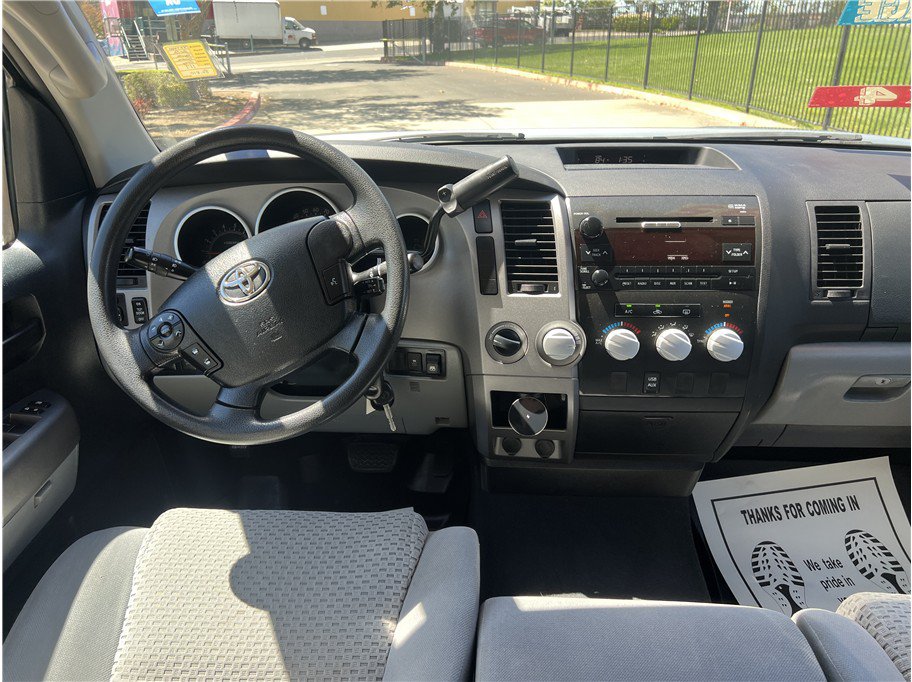 Used 2012 Toyota Tundra 4x4 CrewMax w/ Tow Pkg image 11