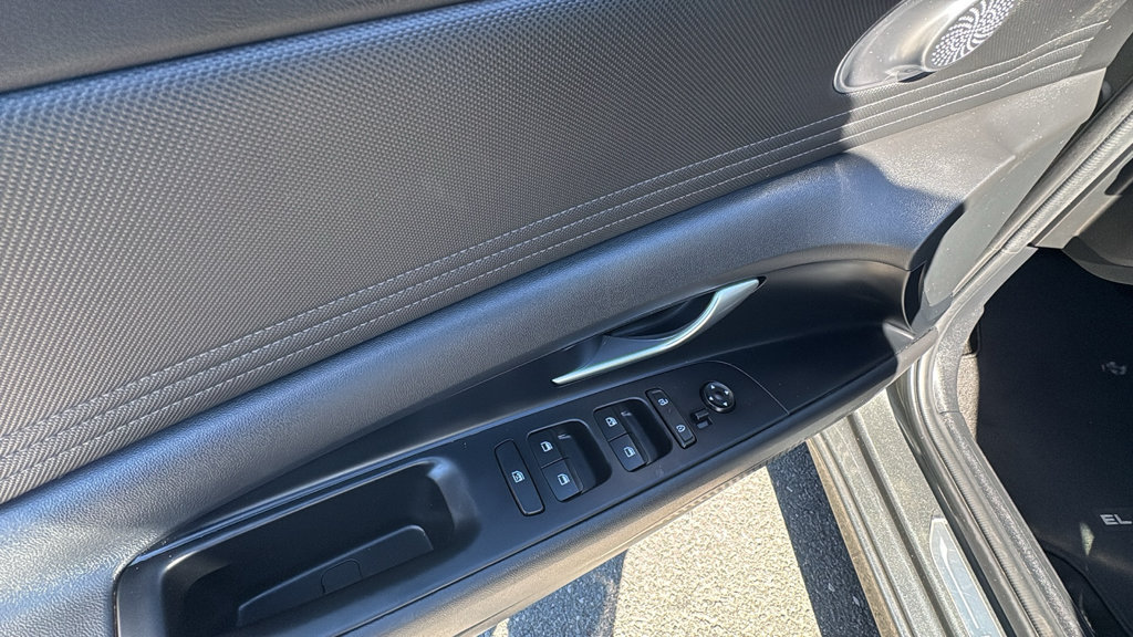 Used 2024 Hyundai Elantra SEL w/ Convenience Package FWD image 11