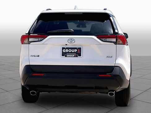 Used 2025 Toyota RAV4 XLE FWD image 5