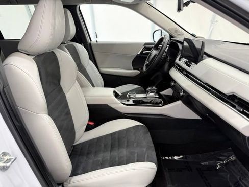 Used 2025 Mitsubishi Outlander SE AWD/4WD image 22