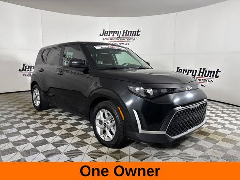 Used 2024 Kia Soul LX w/ Option Group 015 FWD image 4