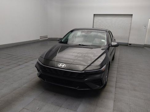 Used 2025 Hyundai Elantra SE FWD image 15