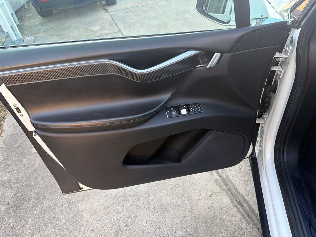 Used 2016 Tesla Model X Performance AWD/4WD image 31