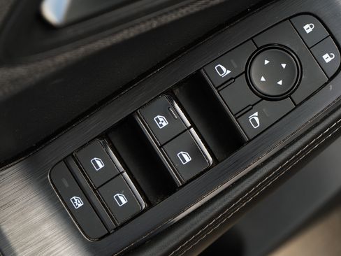 Used 2021 Nissan Rogue SV image 34