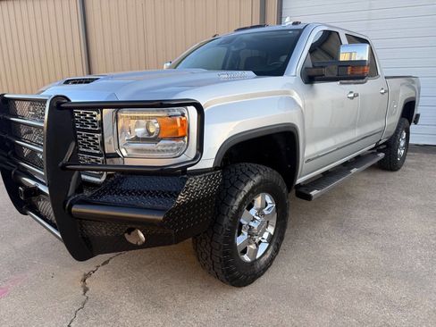 Used 2019 GMC Sierra 3500 Denali w/ Duramax Plus Package image 12