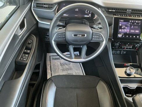 Used 2024 Jeep Grand Cherokee Altitude AWD/4WD image 13