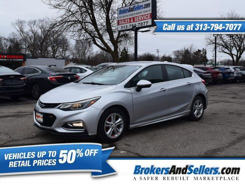 Used 2017 Chevrolet Cruze LT w/ Convenience Package image 1