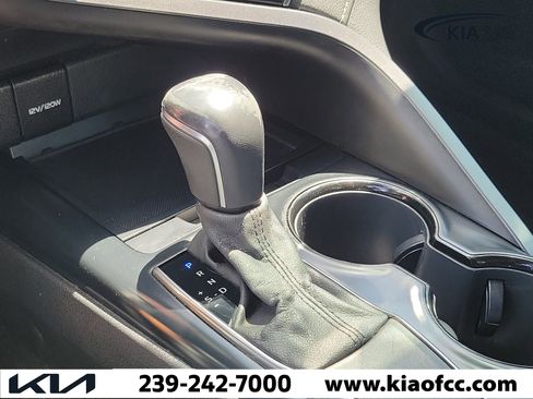 Used 2020 Toyota Camry SE image 31