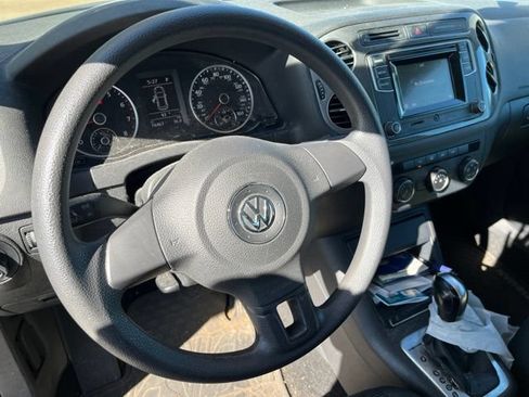 Used 2017 Volkswagen Tiguan Limited w/ Alloy Wheels Package AWD/4WD image 8