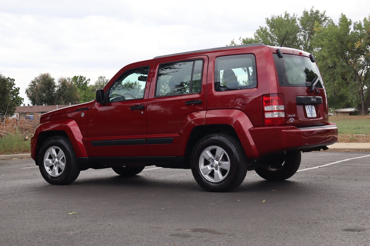 Used 2012 Jeep Liberty Sport w/ Driver Convenience Group AWD/4WD image 9