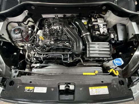 Certified 2024 Volkswagen Taos S FWD image 12