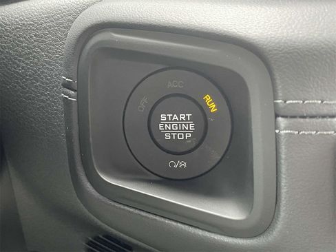 New 2025 Jeep Gladiator Mojave w/ Convenience Group image 16