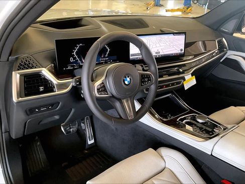 New 2026 BMW X5 xDrive40i w/ M Sport Package image 8