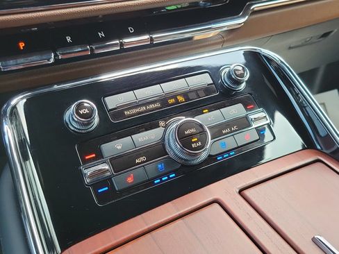 Certified 2022 Lincoln Navigator L Reserve w/ Monochromatic Package RWD image 30