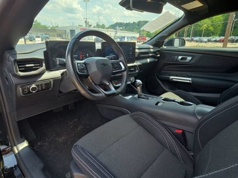 Used 2025 Ford Mustang GT RWD image 11