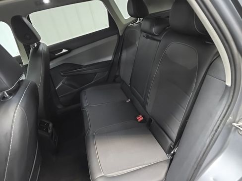 Used 2023 Volkswagen Taos SE w/ Panoramic Sunroof Package AWD/4WD image 32