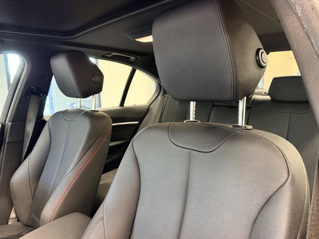 Used 2018 BMW 330i Sedan RWD image 17