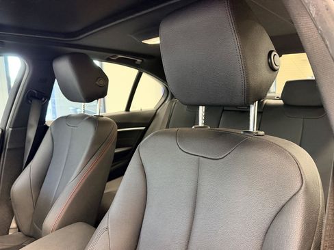 Used 2018 BMW 330i Sedan RWD image 17