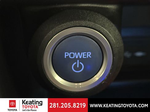 Certified 2021 Toyota Venza LE image 30