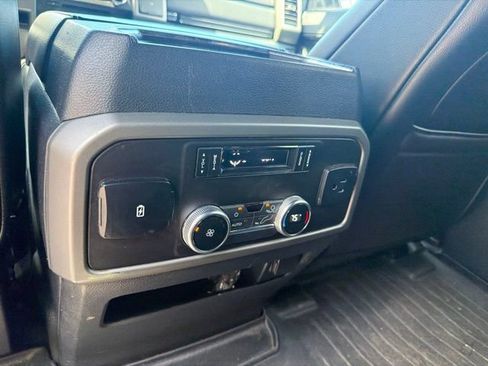 Used 2018 Ford Expedition XLT w/ Equipment Group 202A AWD/4WD image 19