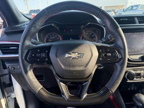 Used 2022 Chevrolet TrailBlazer RS w/ Technology Package FWD image 30