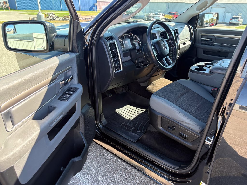 Used 2017 RAM 1500 Big Horn RWD image 13