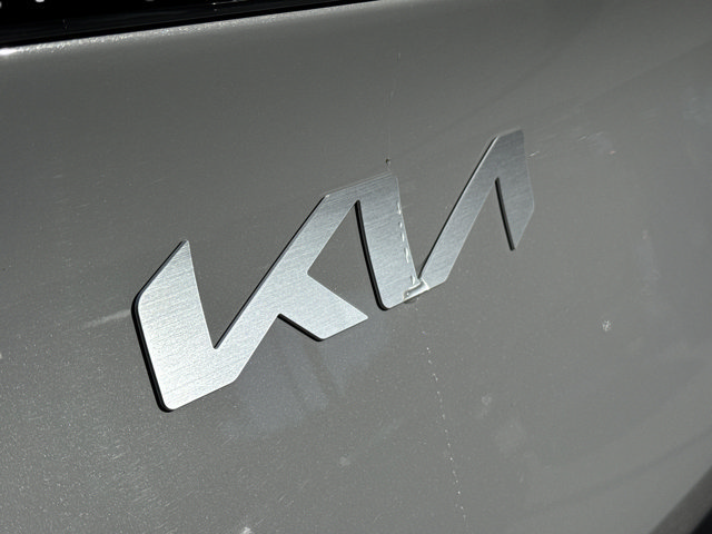 Used 2026 Kia Sportage EX FWD image 4