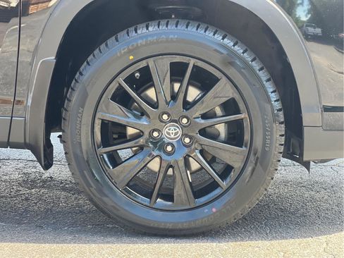 Used 2019 Toyota Highlander SE AWD/4WD image 29