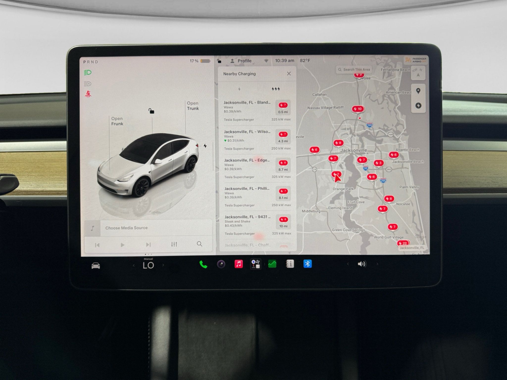 Used 2022 Tesla Model Y Long Range AWD/4WD image 11