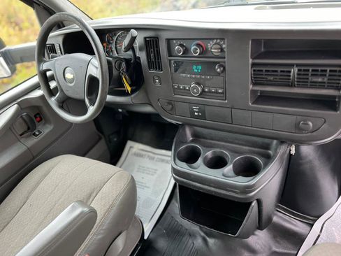 Used 2013 Chevrolet Express 3500 Extended image 10