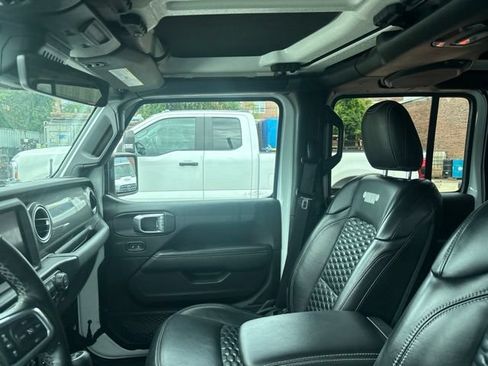 Used 2021 Jeep Wrangler Unlimited Sahara AWD/4WD image 4