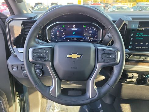 Used 2025 Chevrolet Silverado 1500 LT image 21