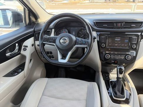 Used 2022 Nissan Rogue Sport SV w/ Technology Package image 28