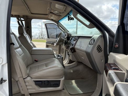 Used 2008 Ford F250 Lariat image 12