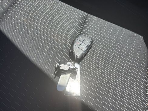 Used 2025 Chevrolet Equinox LT FWD image 18