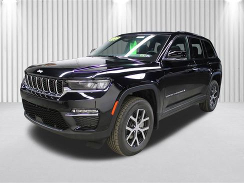 New 2025 Jeep Grand Cherokee Limited w/ Luxury Tech Group II image 8