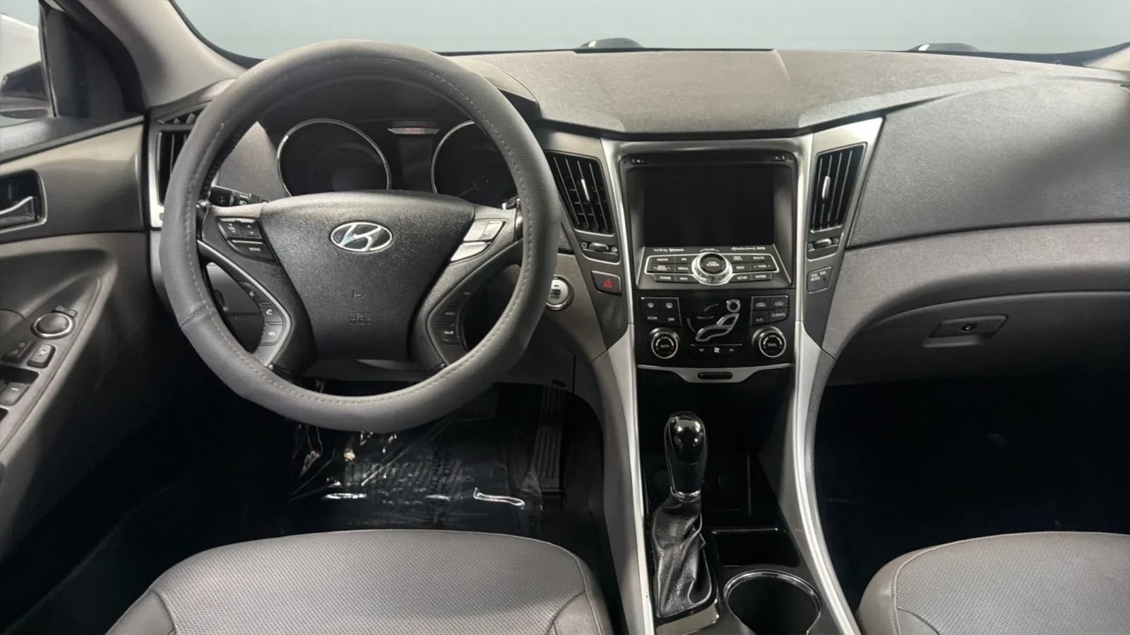 Used 2014 Hyundai Sonata Limited w/ Panoramic Sunroof Package 02 FWD image 10