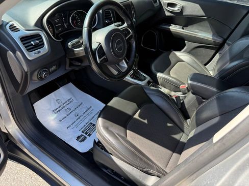 Used 2019 Jeep Compass Latitude w/ Popular Equipment Group FWD image 9